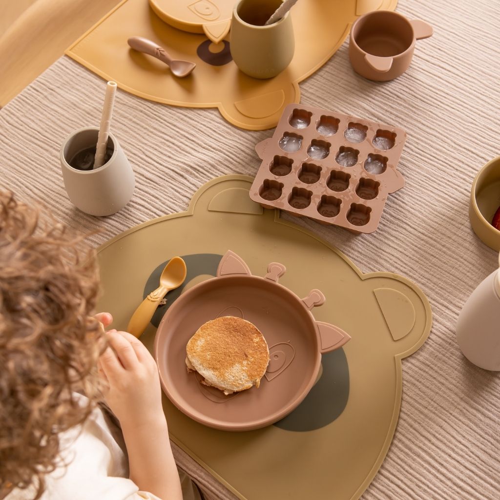 nuuroo Akila silicone plate 2-pack Giraf Plate Chocolate malt