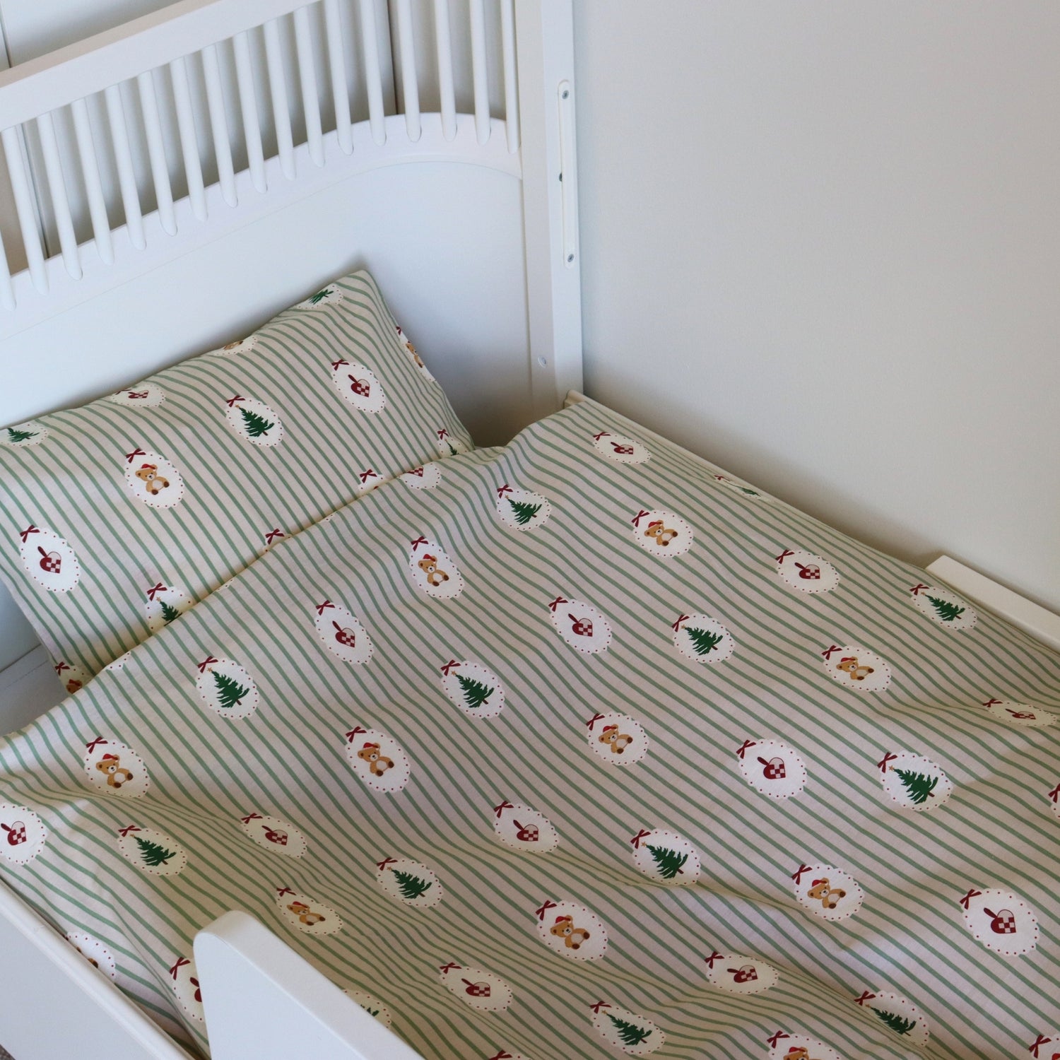 nuuroo By Mats - Baby bed linen Bed linen Happy Holiday