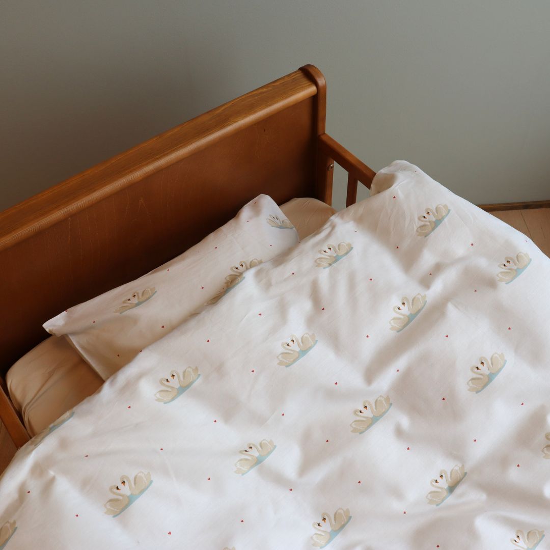 nuuroo By Mats - Junior bed linen Sengetøj Swan love
