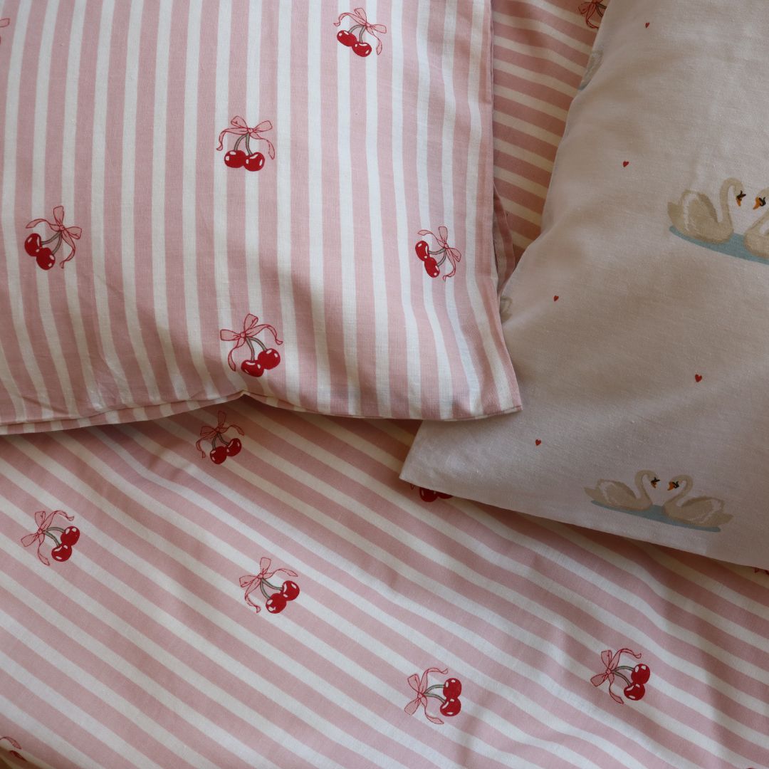 nuuroo By Mats - Junior bed linen Sengetøj Cherry bow