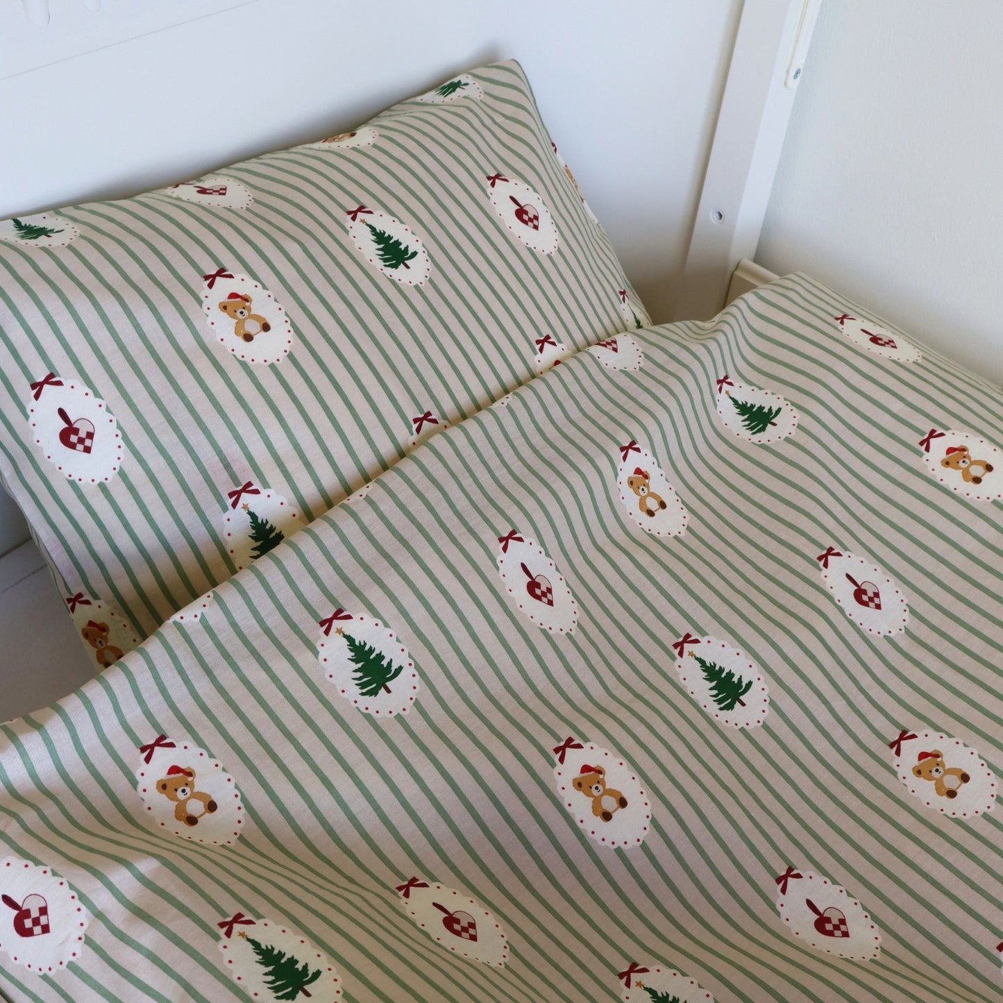 nuuroo By Mats - Senior bed linen Bed linen Happy Holiday