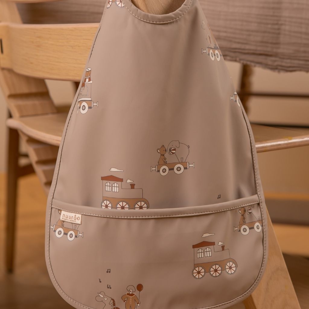 nuuroo Ida bib coated Bib Cream carnival train