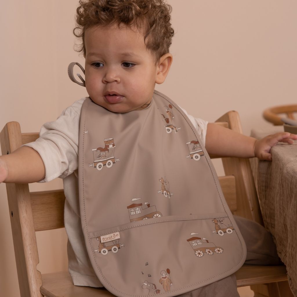 nuuroo Ida bib coated Bib Cream carnival train