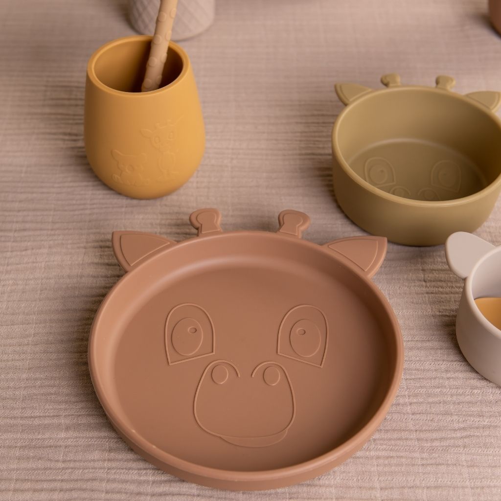 nuuroo Judi silicone dinner set 3-pack Giraf Dinner set Chocolate malt