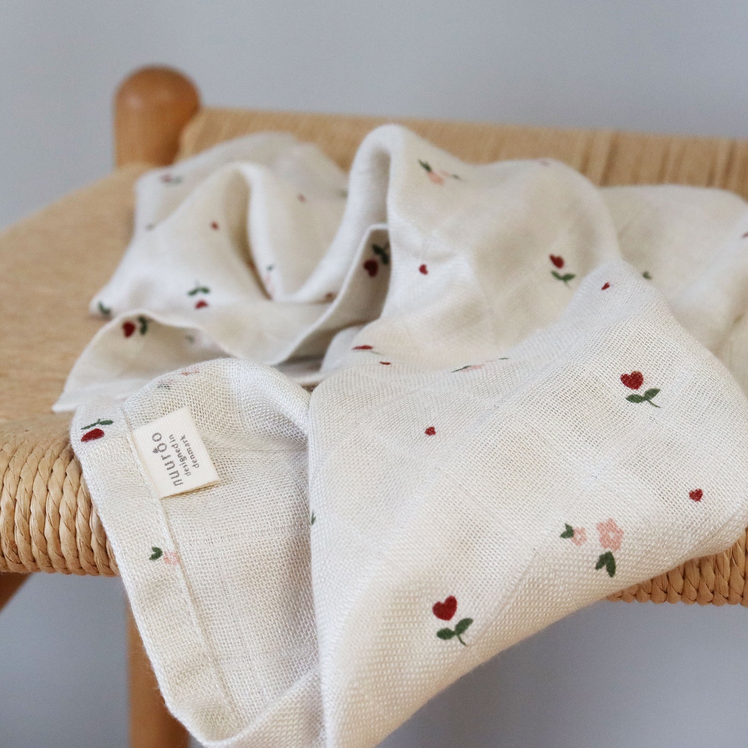 nuuroo Valentin bamboo muslin swaddle Swaddle Flower love