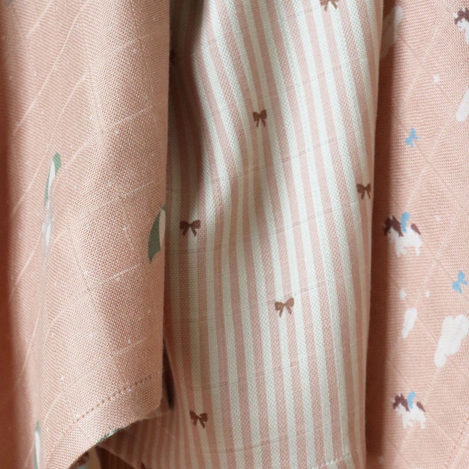 nuuroo Valentin bamboo muslin swaddle Swaddle Stripe bow