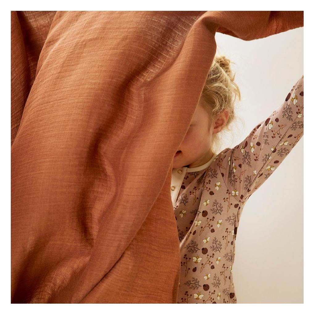 nuuroo Barri muslin swaddle Swaddle Caramel Café
